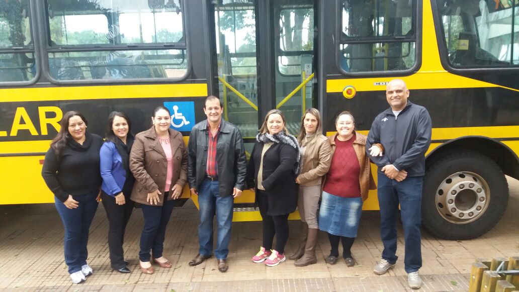 Município de Jardim Alegre recebeu ônibus para transporte escolar de alunos da rede municipal de e